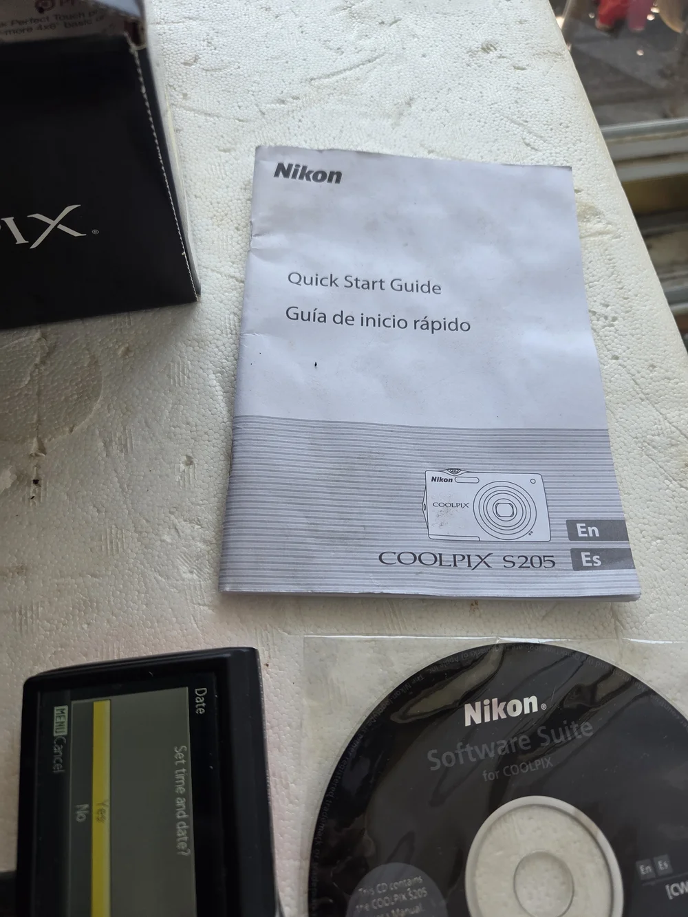 Nikon COOLPIX S205 Compact Digital Camera - Red In Box